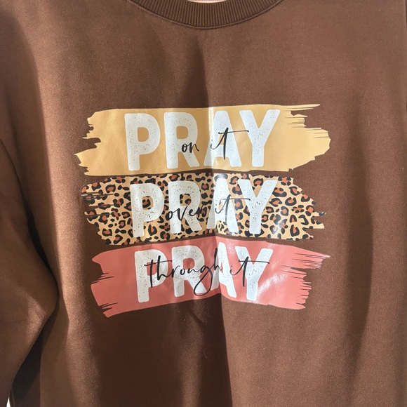 3 for 10$ 🎀 Shein Curve Crewneck - Picture 3 of 4